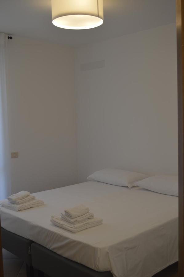 V12 Apartments - Trecate Kültér fotó
