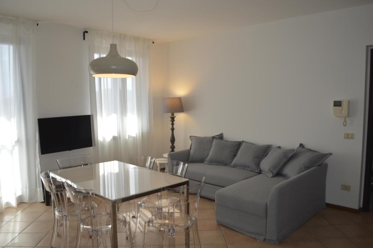 V12 Apartments - Trecate Kültér fotó