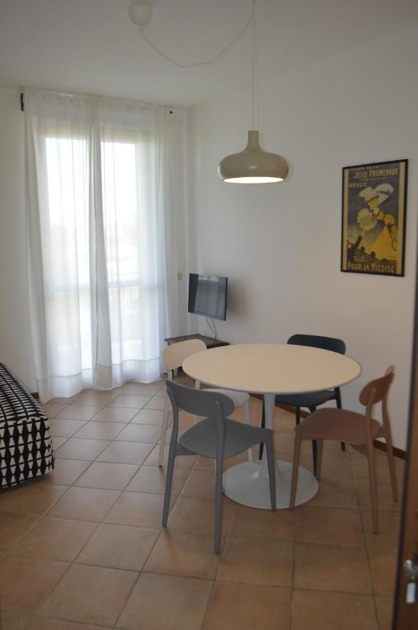V12 Apartments - Trecate Kültér fotó