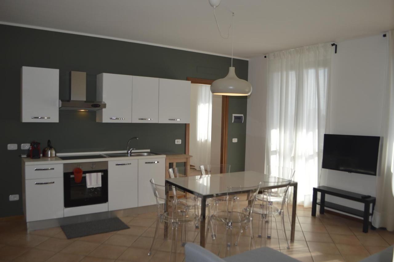 V12 Apartments - Trecate Kültér fotó