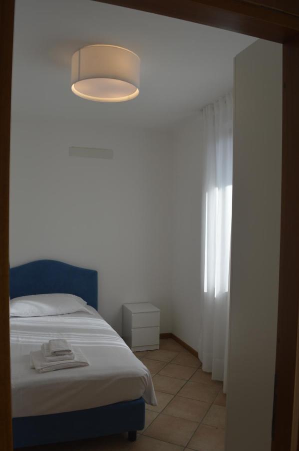 V12 Apartments - Trecate Kültér fotó