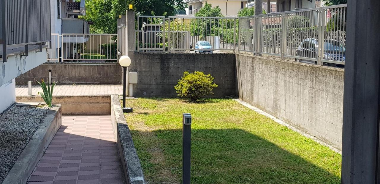 V12 Apartments - Trecate Kültér fotó